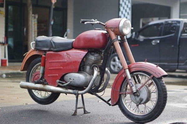 ร้าน วุฒิ นนบุรี ขายรถโบราณ XING FU250cc. ร้าน วุฒิ นนบุรี ขายรถโบราณ XING FU250cc.
