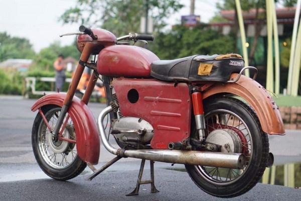 ร้าน วุฒิ นนบุรี ขายรถโบราณ XING FU250cc. ร้าน วุฒิ นนบุรี ขายรถโบราณ XING FU250cc.
