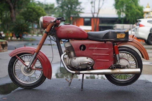 ร้าน วุฒิ นนบุรี ขายรถโบราณ XING FU250cc.