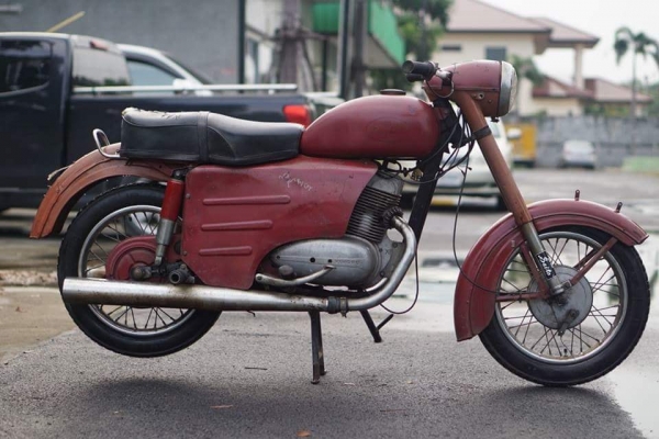 ร้าน วุฒิ นนบุรี ขายรถโบราณ XING FU250cc. ร้าน วุฒิ นนบุรี ขายรถโบราณ XING FU250cc.