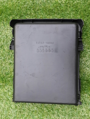 ถาดเก็บของใต้เบาะ โตโยต้า WISH ของมือ2 ญี่ปุ่นยังไม่เคยใช้ในไทย ถาดเก็บของใต้เบาะ โตโยต้า WISH ของมือ2 ญี่ปุ่นยังไม่เคยใช้ในไทย