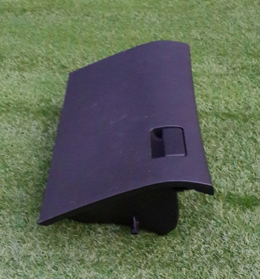 เก๊ะลิ้นชักล่างโตโยต้า Wish ขาครบไม่หัก สภาพสวยมาก