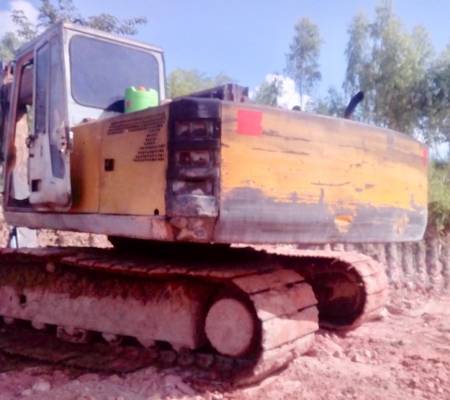 KOBELCO MARK 2 SK 200 ตัวเดินใหญ่ เครื่องเดิมปั๊มพ์เดิม K3V ทำงานเร็ว ช่วงล่างแน่นดี โซ่บูทใบแทรกสภาพดีพร้อมใช้งานได้เลยครับ เอกสารซื้อขาย ราคาต่อรองได้ครับ