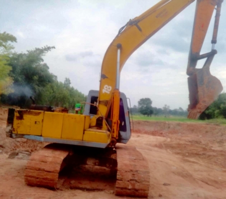 KOBELCO MARK 2 SK 200 ตัวเดินใหญ่ เครื่องเดิมปั๊มพ์เดิม K3V ทำงานเร็ว ช่วงล่างแน่นดี โซ่บูทใบแทรกสภาพดีพร้อมใช้งานได้เลยครับ เอกสารซื้อขาย ราคาต่อรองได้ครับ