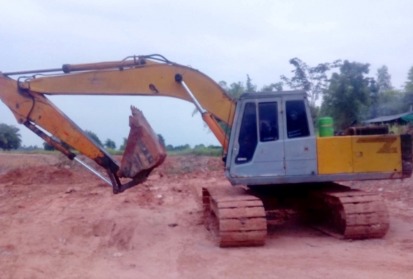 KOBELCO MARK 2 SK 200 ตัวเดินใหญ่ เครื่องเดิมปั๊มพ์เดิม K3V ทำงานเร็ว ช่วงล่างแน่นดี โซ่บูทใบแทรกสภาพดีพร้อมใช้งานได้เลยครับ เอกสารซื้อขาย ราคาต่อรองได้ครับ