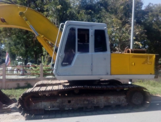KOBELCO MARK 2 SK 200 ตัวเดินใหญ่ เครื่องเดิมปั๊มพ์เดิม K3V ทำงานเร็ว ช่วงล่างแน่นดี โซ่บูทใบแทรกสภาพดีพร้อมใช้งานได้เลยครับ เอกสารซื้อขาย ราคาต่อรองได้ครับ