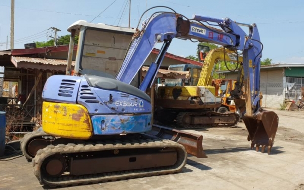 ขายด่วนรถแบคโฮฮีตาชิEX55-3รถนอกเพื่งนำเข้ามาใหม่ยังไม่เคยใช้งานในไทยเลย
