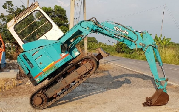 ขายด่วนรถแบคโฮคูโบต้าRX201คอลโทลสั้นปั้มดีเทียบเท่าPC20รถนอกสถาพดีพร้อมใช้เพิ่งนำเข้ามายังไม่เคยใช้งานในไทยเลย