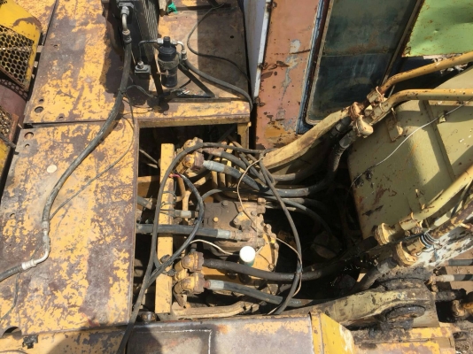ขายรถแบคโฮ KOMATSU PC200-3 คอลโทรลสั้น หัวคีปพร้อมบุ้งกี๋ ราคา 260000 ขายรถแบคโฮ KOMATSU PC200-3 คอลโทรลสั้น หัวคีปพร้อมบุ้งกี๋ ราคา 260000