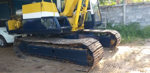 ขาย แบคโฮ komatsu pc100-3สภาพดี พร้อมใช้งาน เจ้าของขายเอง ราคาคุยกันได้ครับ