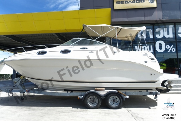 เรือมือสองพร้อมห้องนอนและห้องน้ำ รุ่น 2002 Searay 240