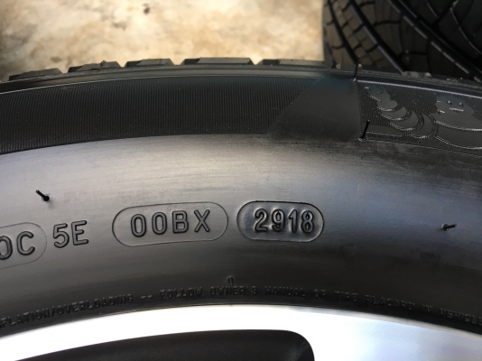 ล้อแม็กป้ายแดง Toyota New Fortuner ขอบ 18 พร้อมยางป้ายแดง 265-60-18 Michelin ปี 18 ยกจากห้าง แม็กยางสวยกริ๊บๆ