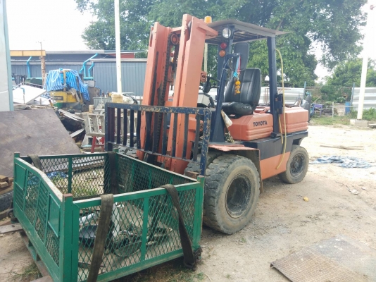 รถโฟคลิฟท์โตโยต้ารุ่น5ยก 4.5ตัน พร้อมใช้ ราคา190,000บาท