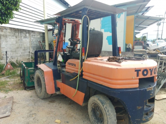 รถโฟคลิฟท์โตโยต้ารุ่น5ยก 4.5ตัน พร้อมใช้ ราคา190,000บาท