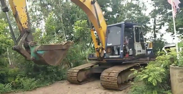 ขาย 395,000 KOBELCO sk 200-2 เครื่องดี ปั๊มแรง ช่วงล่างแน่น รถพร้อมใช้งาน เอกสารซื้อขาย รถอยู่ บุรีรัมย์ 090-772-3710 090-772-3708