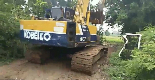 ขาย 395,000 KOBELCO sk 200-2 เครื่องดี ปั๊มแรง ช่วงล่างแน่น รถพร้อมใช้งาน เอกสารซื้อขาย รถอยู่ บุรีรัมย์ 090-772-3710 090-772-3708
