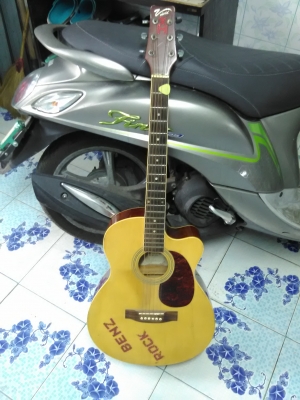 ขายกีต้าร์โปร่งมือ2 เสียงดี ราคาถูก