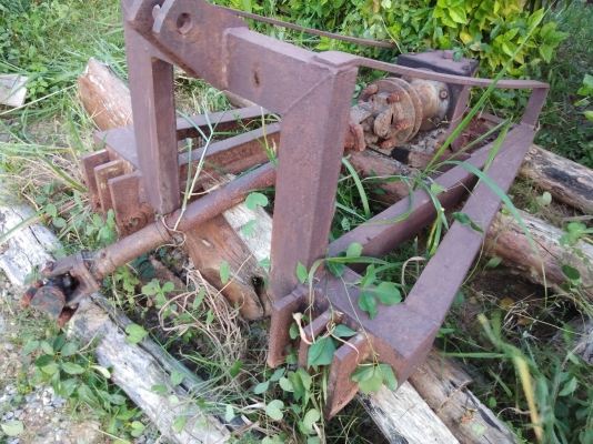 ผานขุดดินติดท้ายรถไถ