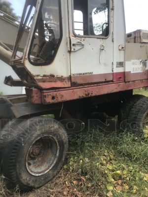 ขายด่วน รถขุดล้อ ยาง พร้อมหัวแยค ไม่มีบุ้งกี่  ขายตามสภาพ 290000 คับ