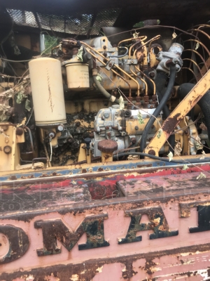 ขายด่วน รถขุดล้อ ยาง พร้อมหัวแยค ไม่มีบุ้งกี่  ขายตามสภาพ 290000 คับ