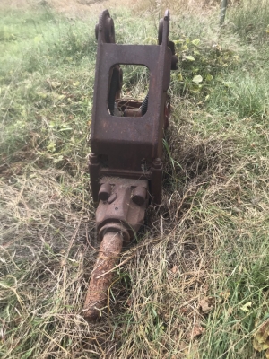 ขายด่วน รถขุดล้อ ยาง พร้อมหัวแยค ไม่มีบุ้งกี่  ขายตามสภาพ 290000 คับ