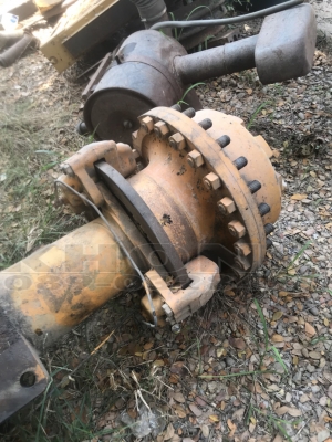 ขายด่วน เพลาหน้า หลังรถตัก 966  ดิสเบรค สภาพพร้อมใช้งาน ขาย 60000 บาท