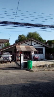 บ้านว่างให้เช่าบ้านเดี่ยวขนาด 60 ตารางวาเงียบสงบร่มเย็นมีที่จอดรถสะดวกสบาย