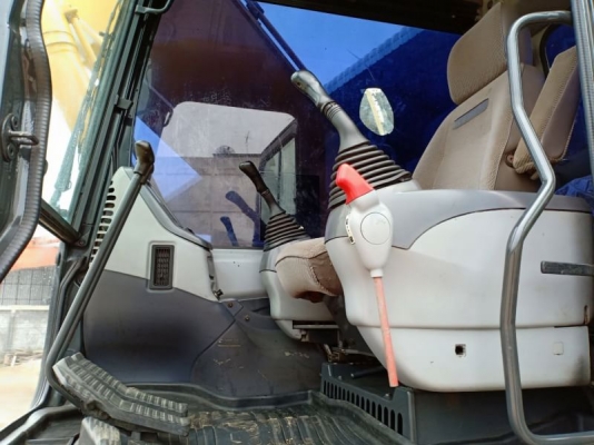 ขายค่ะ Komatsu pc 200 ปี2005 5สูบ ขายค่ะ Komatsu pc 200 ปี2005 5สูบ