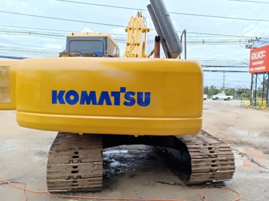 ขายค่ะ Komatsu pc 200 ปี2005 5สูบ ขายค่ะ Komatsu pc 200 ปี2005 5สูบ