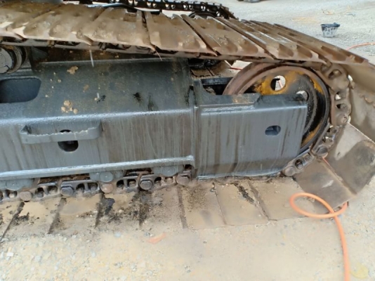 ขายค่ะ Komatsu pc 200 ปี2005 5สูบ ขายค่ะ Komatsu pc 200 ปี2005 5สูบ