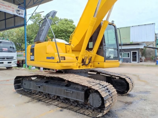 ขายค่ะ Komatsu pc 200 ปี2005 5สูบ ขายค่ะ Komatsu pc 200 ปี2005 5สูบ