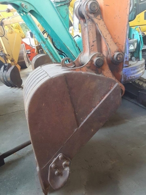 Hitachi EX135-UR รถนอกญี่ปุ่น เครื่อง4BG1 ใบแทรคยาว50cm สภาพพร้อมใช้งาน สนใจติดต่อ0813553478 คุณโย