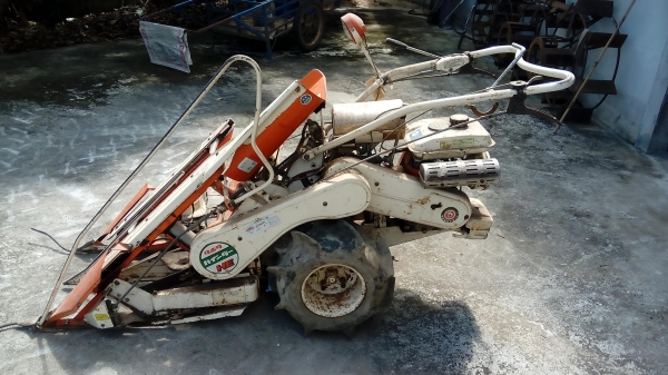 รถเกี่ยวข้าวแบบมัด 0850071366