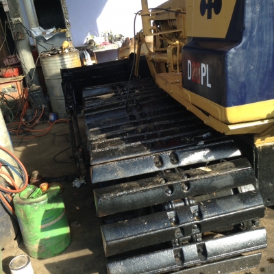 ขายรถแทรคเตอร์ KOMATSU D20PL-5 ใบแทรค 70 ราคา 130000 ขายรถแทรคเตอร์ KOMATSU D20PL-5 ใบแทรค 70 ราคา 130000