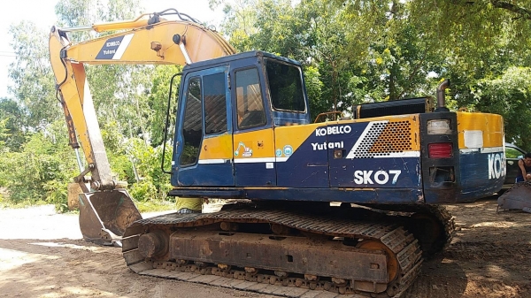 ขาย 395,000 KOBELCO sk 200-2 เครื่องดี ปั๊มแรง ช่วงล่างแน่น รถพร้อมใช้งาน เอกสารซื้อขาย รถอยู่ บุรีรัมย์ 090-772-3710 090-772-3708