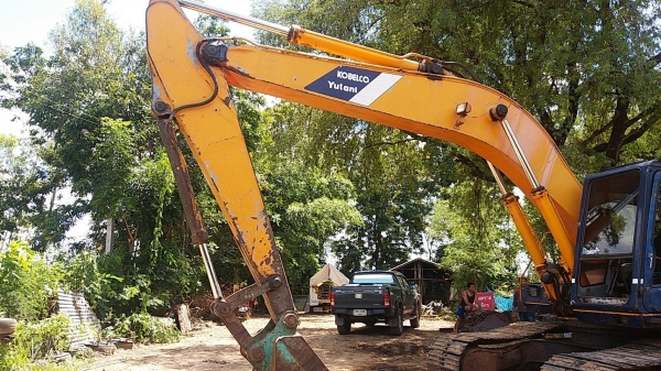 ขาย 395,000 KOBELCO sk 200-2 เครื่องดี ปั๊มแรง ช่วงล่างแน่น รถพร้อมใช้งาน เอกสารซื้อขาย รถอยู่ บุรีรัมย์ 090-772-3710 090-772-3708