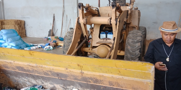 ขายรถตักถูกๆๆต่อแขนแล้วเอวอ่อน สภาพสวยใช้งาน385,000สกลนคร 0895770265 ขายรถตักถูกๆๆต่อแขนแล้วเอวอ่อน สภาพสวยใช้งาน385,000สกลนคร 0895770265