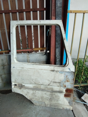 บานประตูหัวลาก /ไม่ทราบยี่ห้อ