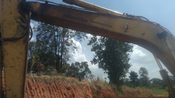 รถขุดแบ็คโฮKOMATSU PC120รุ่น6 เอกสารอินวอย โช่ บูช โลนเลอร์ สภาพดีมาก บูมอามไม่มีแผล กล่องมีหน้าจอไม่มี ทำงานได้ทั้งวัน ตักดินวันละ100เที่ยว อยู่ขอนแก่น สนใจ0835601591