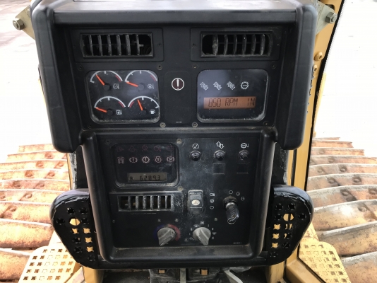 CAT D6N สภาพสวย นำเข้าตรงจากญี่ปุ่น รถถึงไทยแล้วครับ CAT D6N สภาพสวย นำเข้าตรงจากญี่ปุ่น รถถึงไทยแล้วครับ