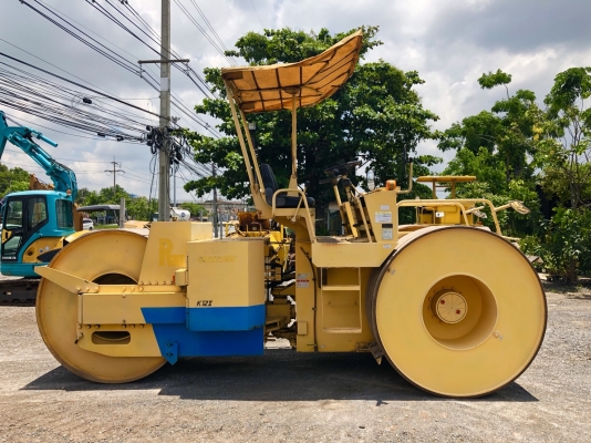 รถบดสามล้อเหล็ก KAWASAKI K12 FROM JAPAN สนใจติดต่อ 063-9316985 ID LINE : 0639316985 ครับ