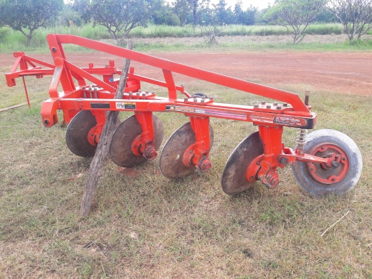 ขายผานบุกเบิกตราช้าง224fใช่กับรถไถ45ถึง50แรง