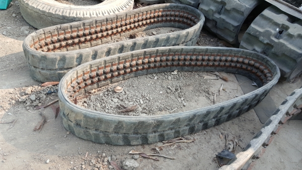 FROM JAPAN RUBBER TRACK แทรคยางสามารถใส่กับรถขุด ไซค์ 15, 20, 25, 30 :สินค้าเก่านอก ขายตามสภาพ FROM JAPAN RUBBER TRACK แทรคยางสามารถใส่กับรถขุด ไซค์ 15, 20, 25, 30 :สินค้าเก่านอก ขายตามสภาพ