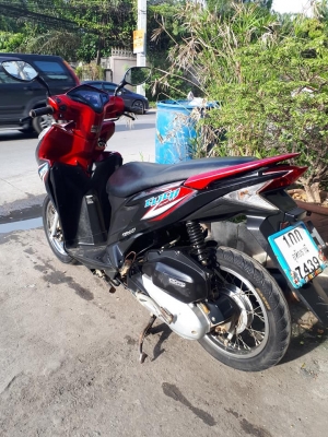 คลิ๊กไอ 125 สีดำแดง ปี 2557 รุ่น tune up รถสวย