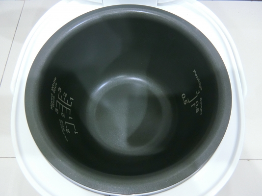 หม้อหุงข้าว ดิจิตอล TOSHIBA RC-5MM 0.5L สีขาว ของใหม่ หม้อหุงข้าว ดิจิตอล TOSHIBA RC-5MM 0.5L สีขาว ของใหม่