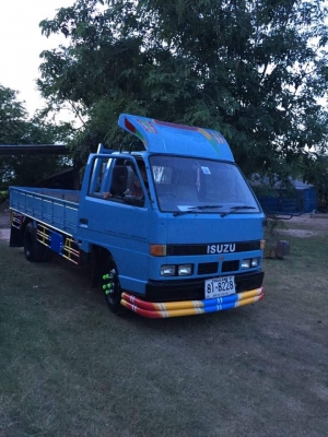 ขาย 6 ล้อ ISUZU NKR 110 เเรงม้า รถห้างเเท้ยาว 4.3 เมตร สภาพนางฟ้า