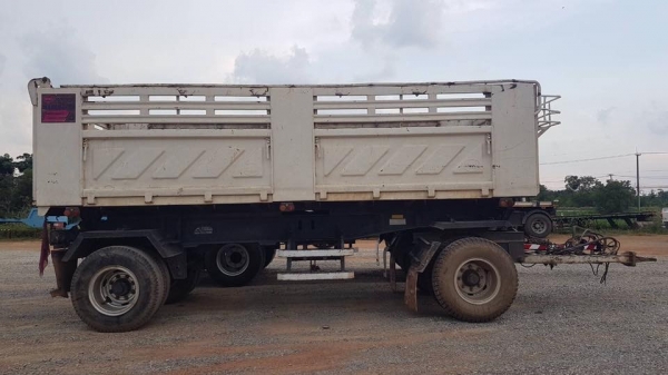 ลูกพ่วงดัมพ์สามมิตรแท้ สามเพลาแท้ ปี 58 ราคาขาย 650,000 บาท ลูกพ่วงดัมพ์สามมิตรแท้ สองเพลาปี 56 ราคาขาย 420,000 บาท