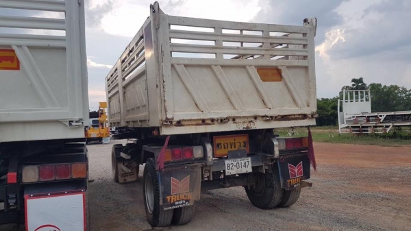 ลูกพ่วงดัมพ์สามมิตรแท้ สามเพลาแท้ ปี 58 ราคาขาย 650,000 บาท ลูกพ่วงดัมพ์สามมิตรแท้ สองเพลาปี 56 ราคาขาย 420,000 บาท