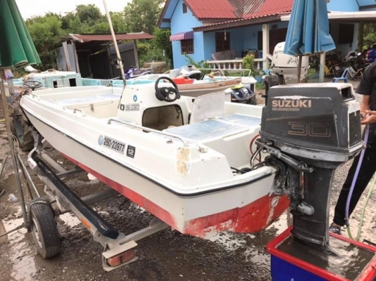 เรือตกปลาท้อง 3 ลอน ขนาด 14 ฟุต เครื่อง 30 แรง เรือตกปลาท้อง 3 ลอน ขนาด 14 ฟุต เครื่อง 30 แรง