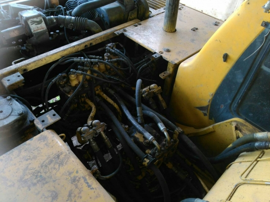 ขายรถแบคโฮ KOMATSU PC200-6 เอกสารเล่ม ระบบไฟเต็ม ซีเรียล 96000 กว่า ราคา 860000 ขายรถแบคโฮ KOMATSU PC200-6 เอกสารเล่ม ระบบไฟเต็ม ซีเรียล 96000 กว่า ราคา 860000